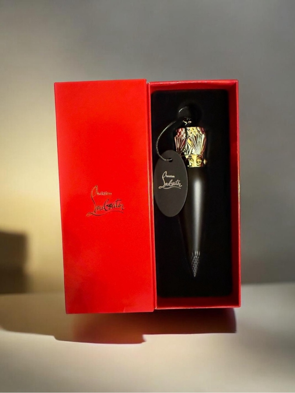 NIB Christian Louboutin Velvet Matte Lipstick - Red Dramadouce 005M - Picture 2 of 4